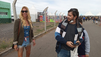 nicole acompano a manu urcera en la carrera de centenario