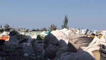 el municipio le busca un destino final a las botellas plasticas