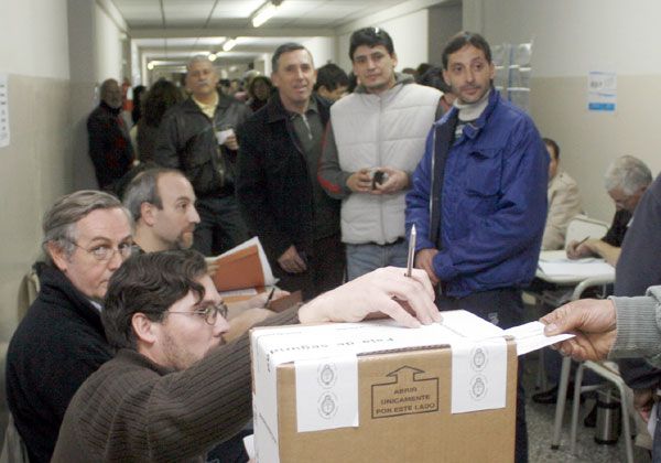 Votos rápidos y “sobre la hora”