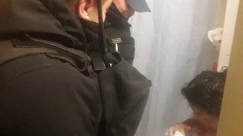 policias asistieron a una mujer que dio a luz en su vivienda