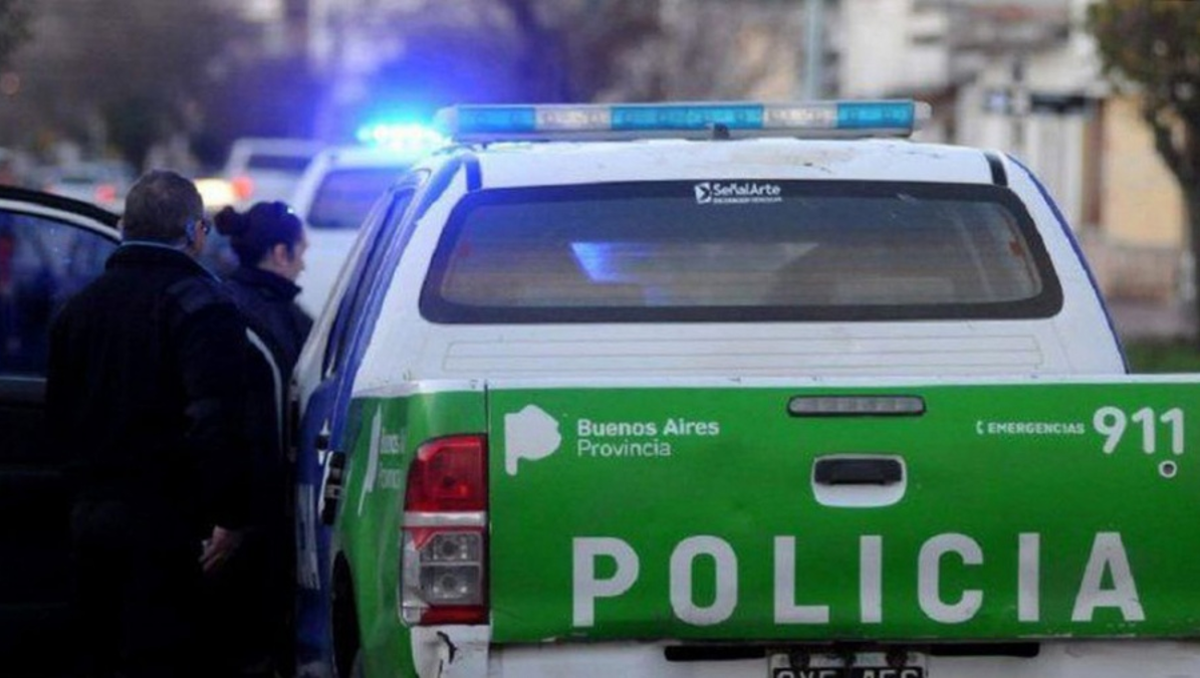 Mató a su hermana porque el perro le rompió un maple con huevos