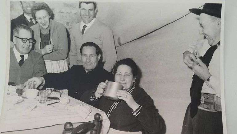 El padre Antonio Fern&aacute;ndez, en una reuni&oacute;n familiar.