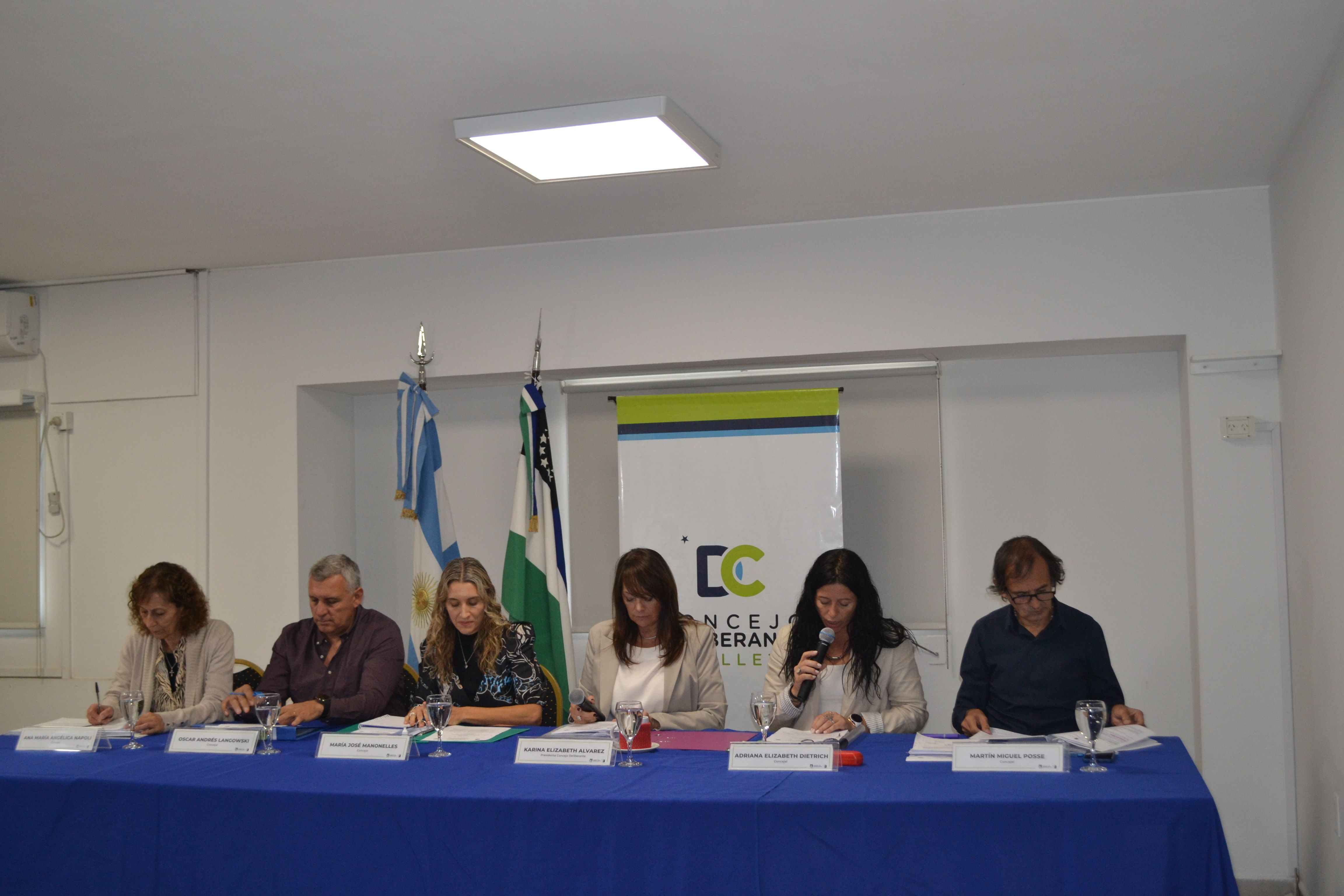 Las sesiones del Concejo Deliberante se desarrollan en el quinto piso del edificio municipal y por lo general suelen iniciar a las 10.