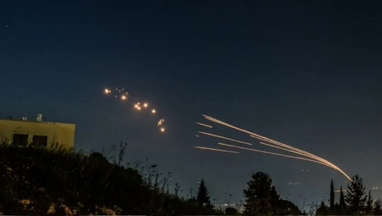 El sistema de defensa antimisiles de Israel contuvo la mayor parte del ataque.