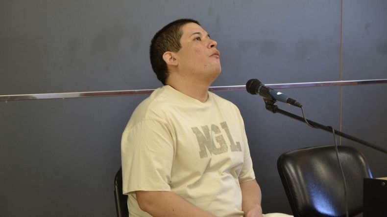 Gonzalo Segovia seguirá en prisión preventiva por el femicidio de Silvia Cabañares. Ordenaron trasladarlo a un Establecimiento Penal. | LMCipolletti.com Gonzalo Segovia seguirá en prisión preventiva por el femicidio de Silvia Cabañares. Ordenaron trasladarlo a un Establecimiento Penal.