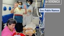 La felicidad y emoción de la madre, la abuela de la beba y el equipo de salud.