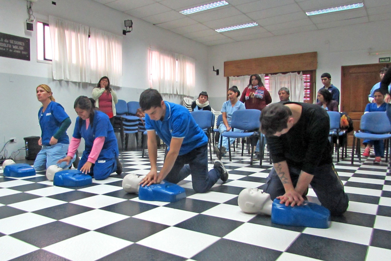 Curso de capacitación en RCP y uso de desfibriladores automáticos
