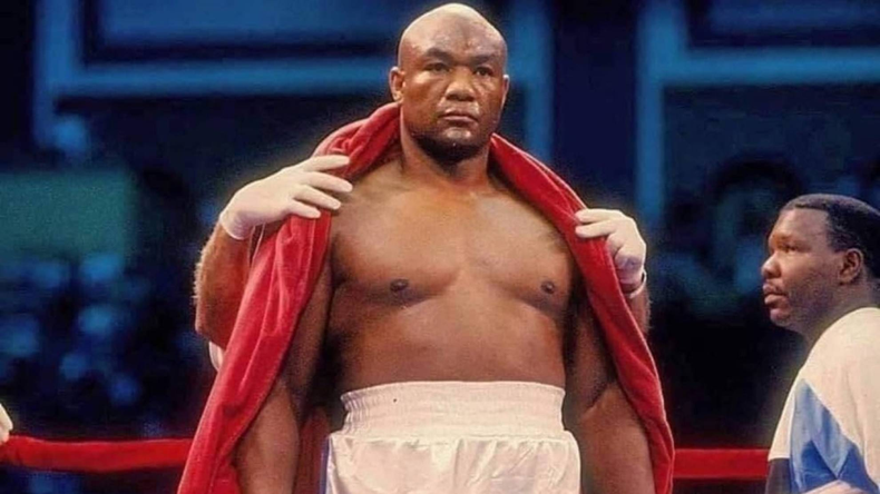 George Foreman fue dos veces campeón del mundo de pesos pesados 