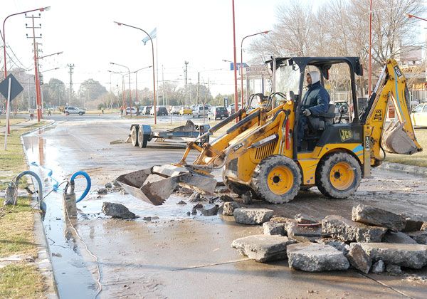 Se rompió un caño en calle Pacheco