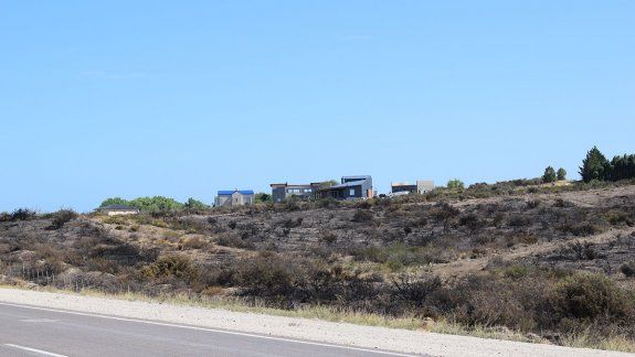 El incendio en Las Grutas dejó campos desolados