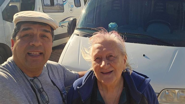 Ana junto a Omar, el panadero que también viajó en su Motorhome a Brasil junto a su esposa Angélica. Ana junto a Omar, el panadero que también viajó en su Motorhome a Brasil junto a su esposa Angélica.