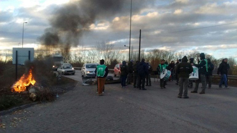 Trabajadores de Cippa levantaron el corte entre Centenario y Cinco Saltos