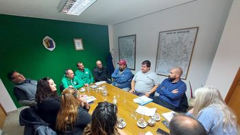 Funcionarios del Municipio y dirigentes de los gremios con actuación en la comuna arrancan un nueva negociación paritaria por los salarios de los trabajadores.