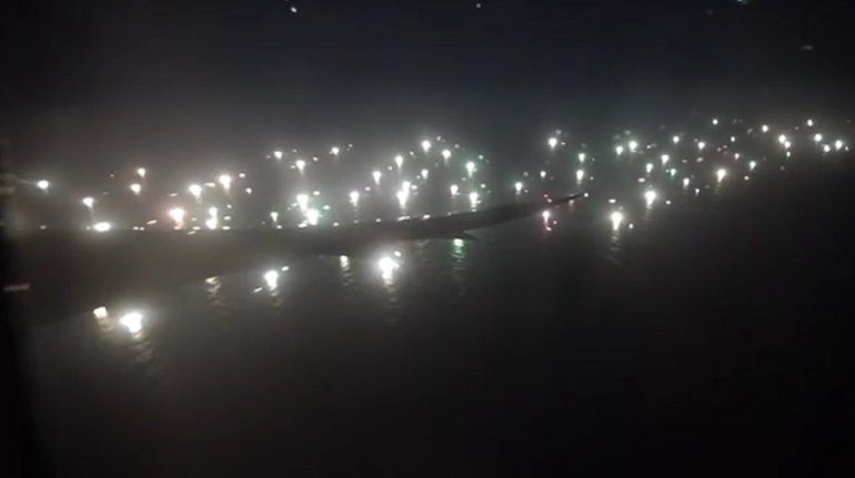 En la captura de vídeo se ven las luces de los barcos que depredan nuestro mar. 