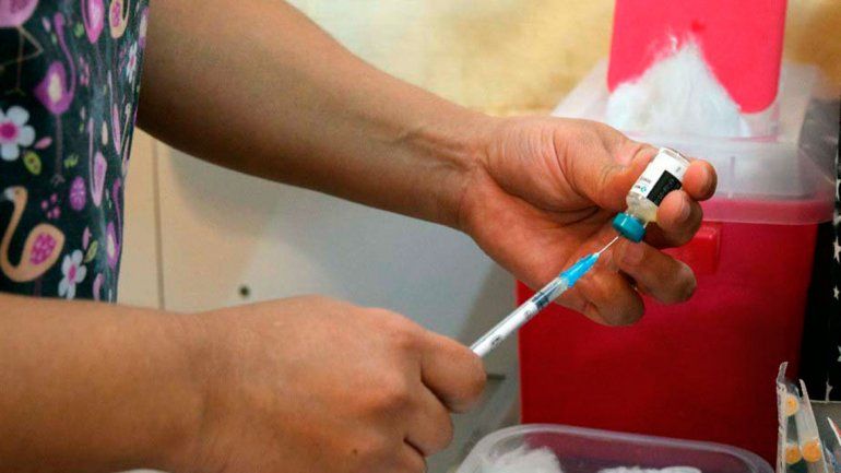 Vacunas: llegan dosis de AstraZeneca y otro lote de Sputnik 