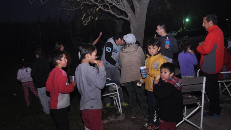 Las actividades recreativas organizadas por los policías se llevan a cabo en las canchas de González.