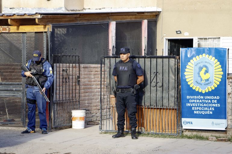 Kiosco Narco De Las 1200 Dos Prófugos Y Medio Kilo De Cocaína Secuestrada