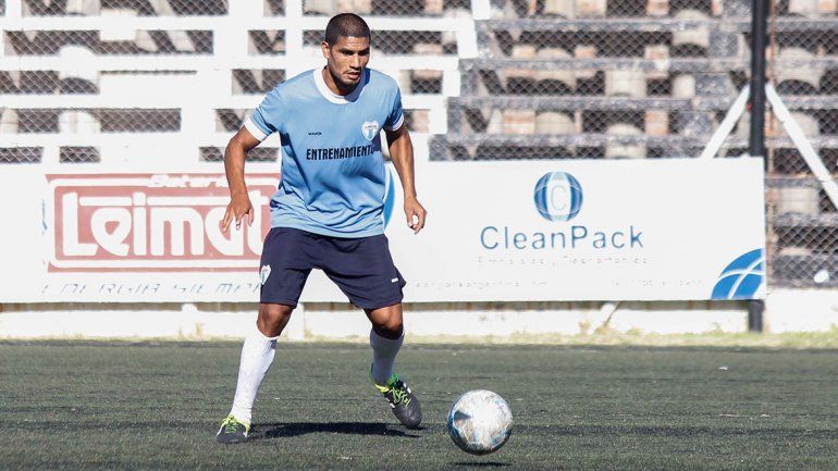 Seguel vuelve a ser titular en la última línea de La Amistad
