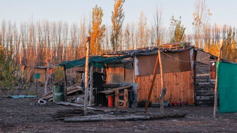 En el asentamiento viven 300 familias que han sido censadas y que recibirán un certificado de vivienda. A futuro