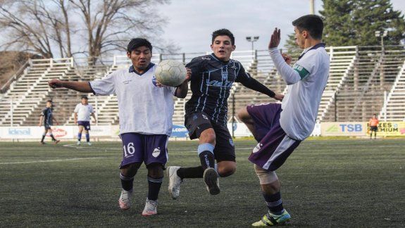 En inferiores podrán venderse 200 entradas. 100 en primera y tercera por la Liga Confluencia.