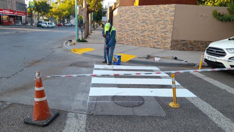 Avanza en Cipolletti el cronograma de pintado de sendas peatones