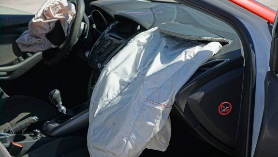 Los airbags son elementos de seguridad claves para reducir el riesgo de lesiones en choques.
