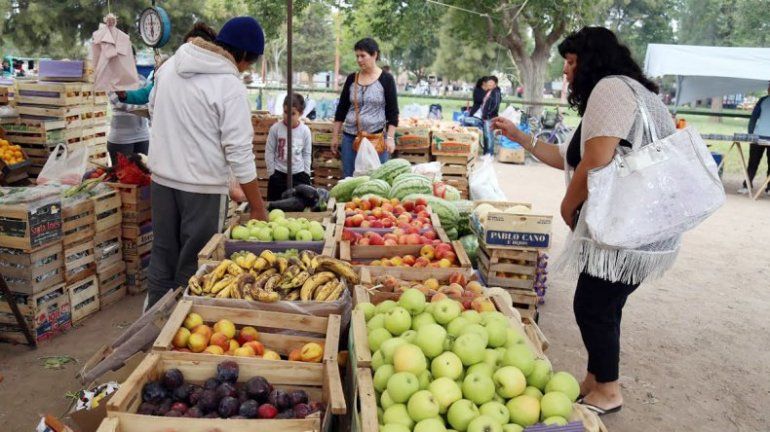 La Feria del Trueque funciona hoy en la plaza del barrio Don Bosco