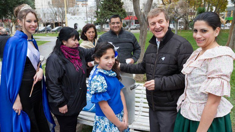 Cipolletti celebró el 25 de Mayo en la plaza San Martín