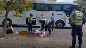robo, cargo el botin en una valija y se tomo un colectivo, pero lo atraparon