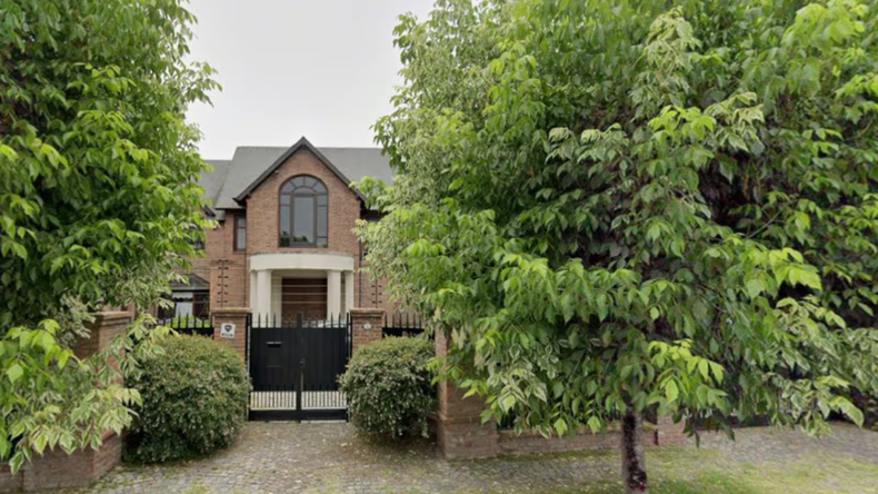 Antes de huir, los ladrones ataron a las víctimas, relataron. 