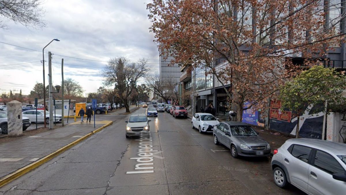 En pleno centro de Neuquén y a bordo de la moto