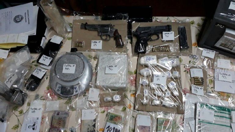 En los allanamientos hallaron dinero