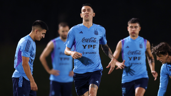 scaloni mantiene dos frentes abiertos: la linea de cinco y el factor di maria