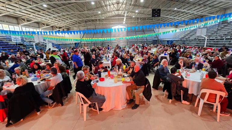 La actividad se llevó a cabo en el Polideportivo Municipal y tuvo una gran convocatoria. Foto: Gentileza.