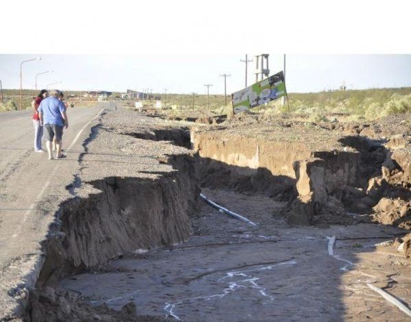 Ruta 151: transitar con extrema precaución por socavones