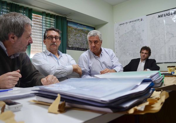 Dos oferentes por el alumbrado