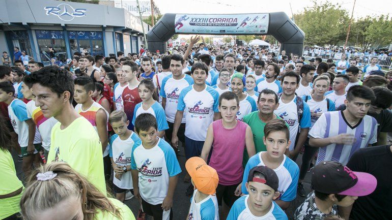 Una fiesta: mirá todo el color de la  33ª Corrida de Cipolletti