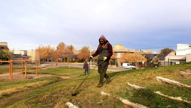 Cuidado de las plazas de la ciudad en cuarentena