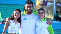 Diego Pichipil junto a Brisa Trecanao y Malena Robanera en los últimos Juegos de la Araucanía. 