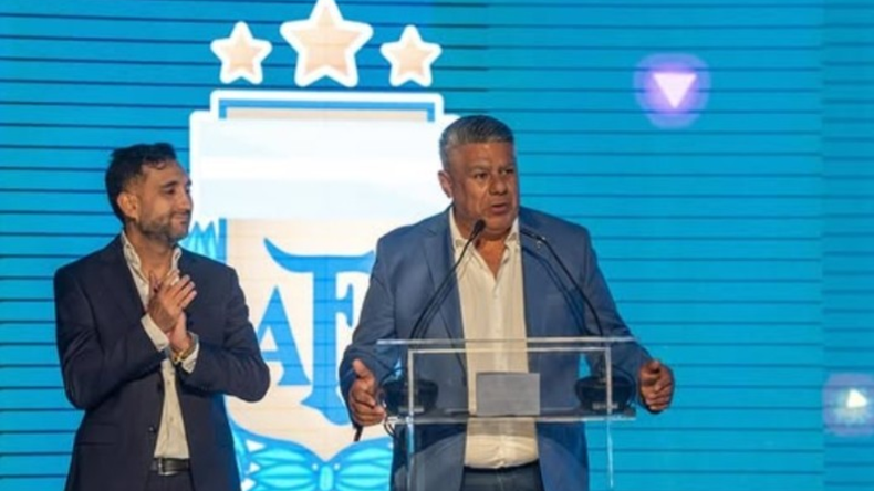 Investigan millonarios movimientos de monotributistas a una financiera vinculada al Chiqui Tapia