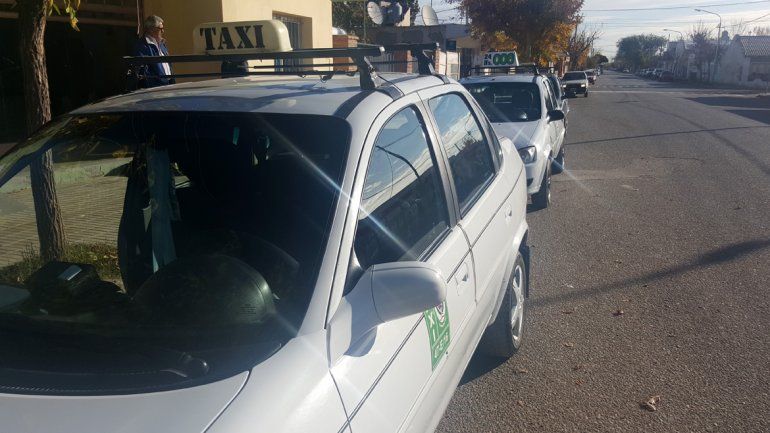 Aumentan los taxis en Fernández Oro