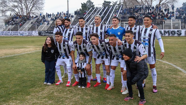 Cipo hará una cena con los jugadores para pagar las cuentas en el Federal A