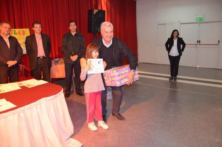 El intendente Abel Baratti estuvo en la entrega de los premios del concurso.&nbsp;