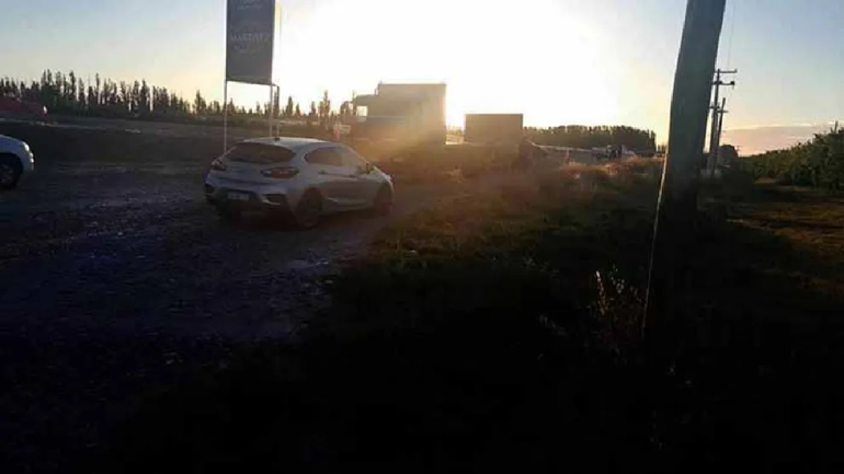 Tragedia en la Ruta 22: murió un joven arrollado por un camión