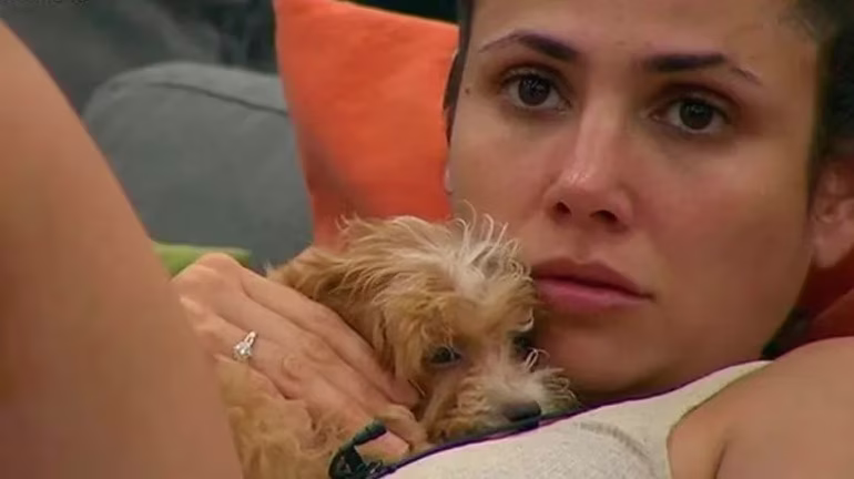 Tras los rumores, Romina Uhrig habló de la salud de Caramelo