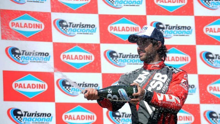 Gran remontada de Urcera para alzarse con el podio en el TN
