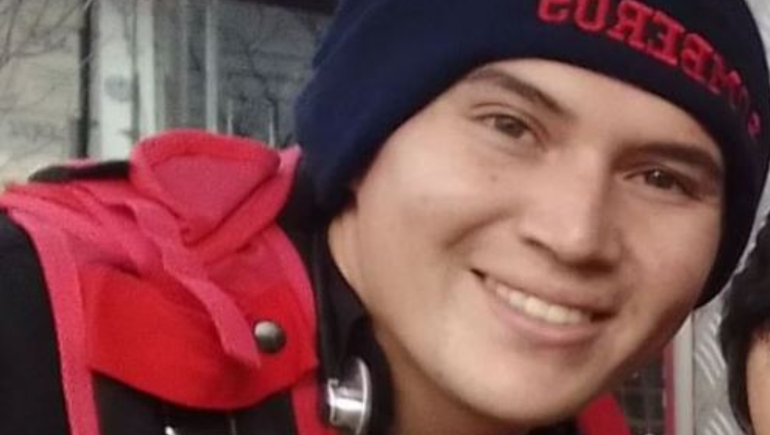 Joven bombero voluntario sufrió un choque y pelea por su vida