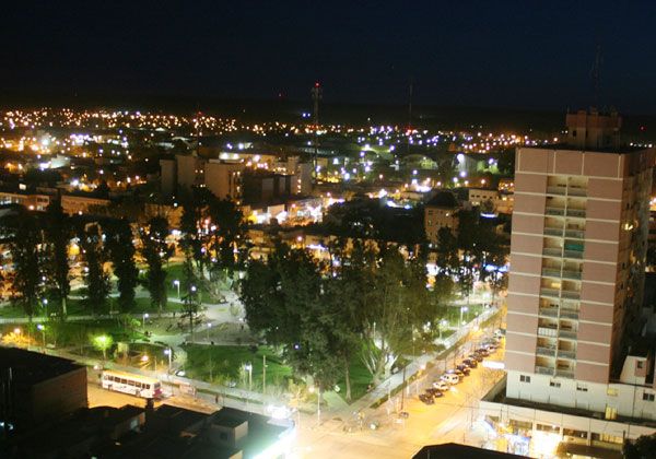Renovarán el alumbrado de las plazas y paseos