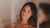 Agustina había llegado de La Pampa para estudiar Medicina en la Unco. La mataron a golpes en la casa de su vecino, Pablo Parra, el único acusado. Sospechan que la atacó por que ella rechazó sus intenciones sentimentales. 