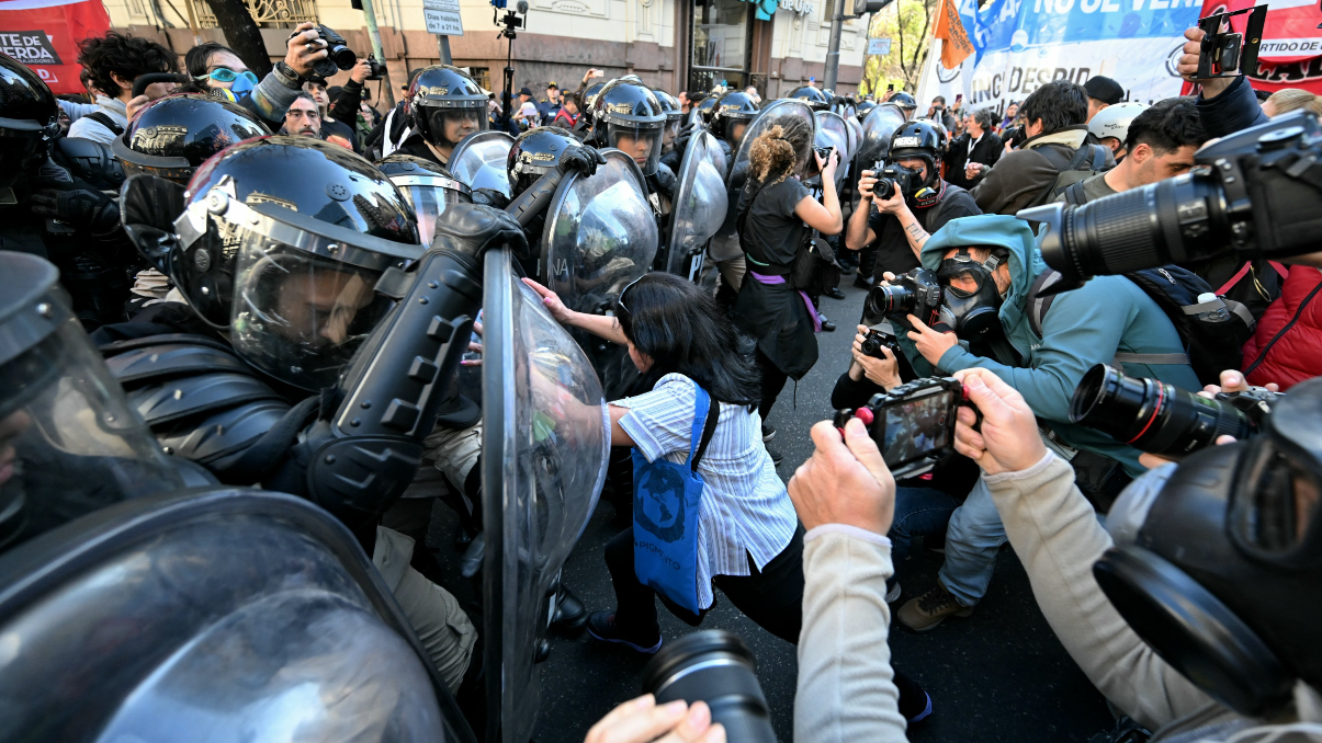 Tensión en las afueras del Congreso /&nbsp; Foto Infobae